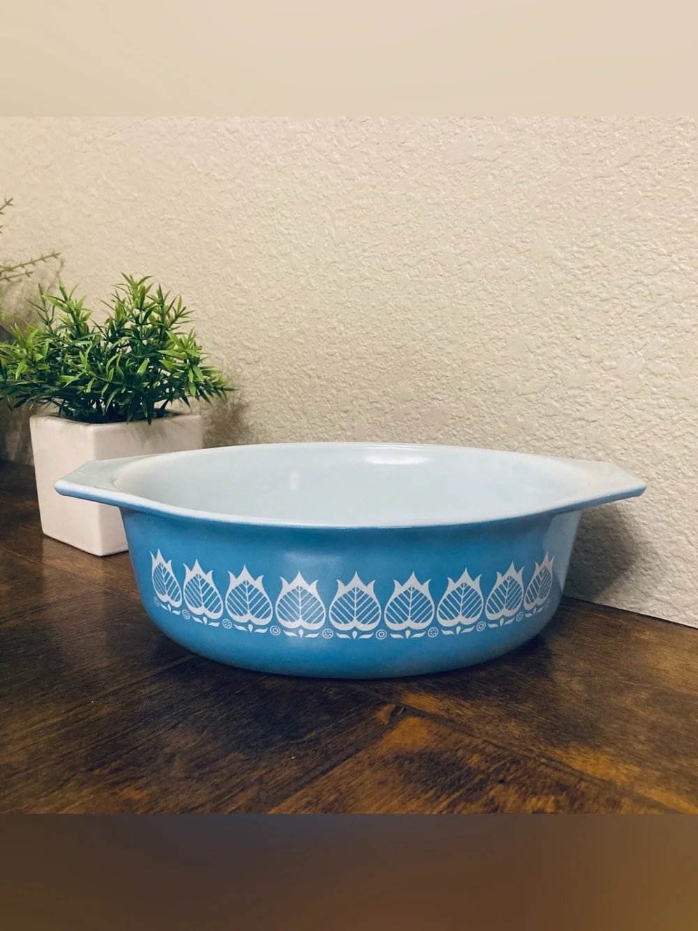 Vintage 1960's Pyrex Blue Tulip 1.5 Quart Oval Casserole Dish, with lid